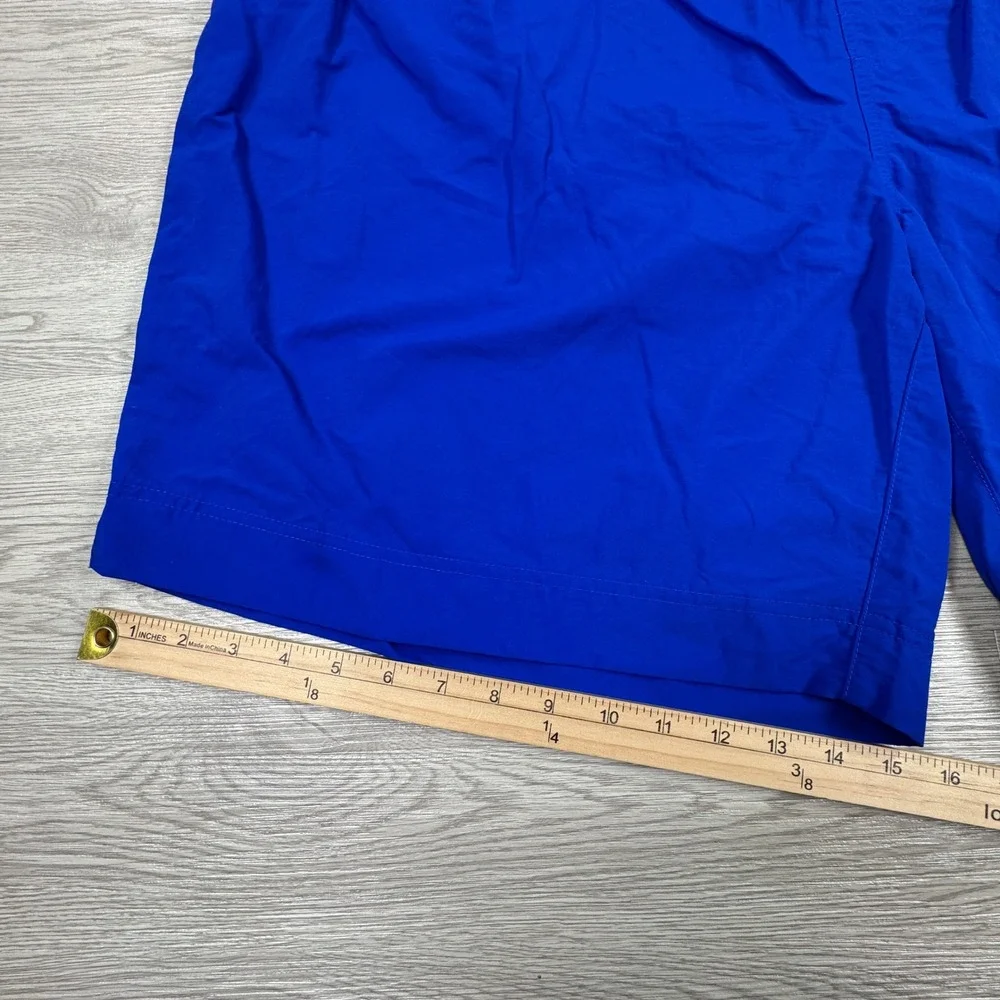 Tommy Hilfiger *orders ship